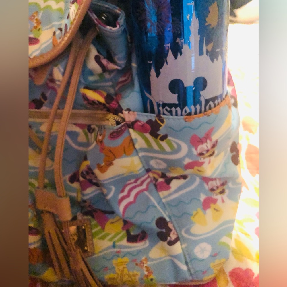 NWT Dooney and Bourke Disney Aulani Beach Backpack - Picture 6 of 7